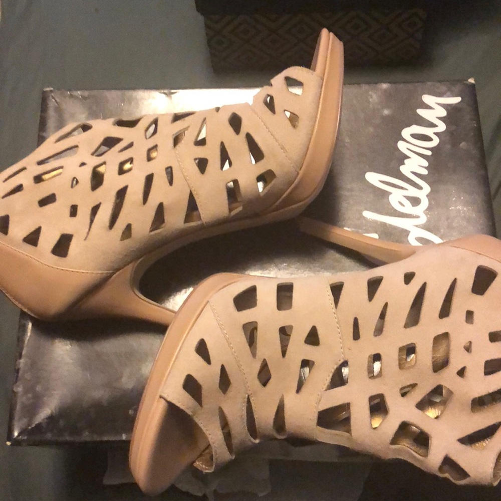 Shoes - Picture 5 of 5